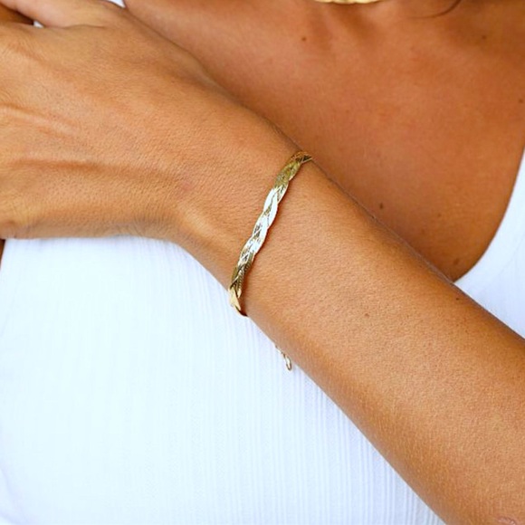 Classic Woven Gold Herringbone Tri-Strand Bracelet - Picture 4 of 16
